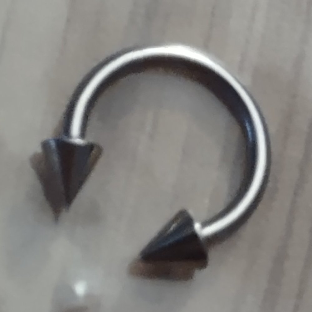 Body Jewelry - SURGICAL STEEL HORSESHOE WITH ARROWS size 8